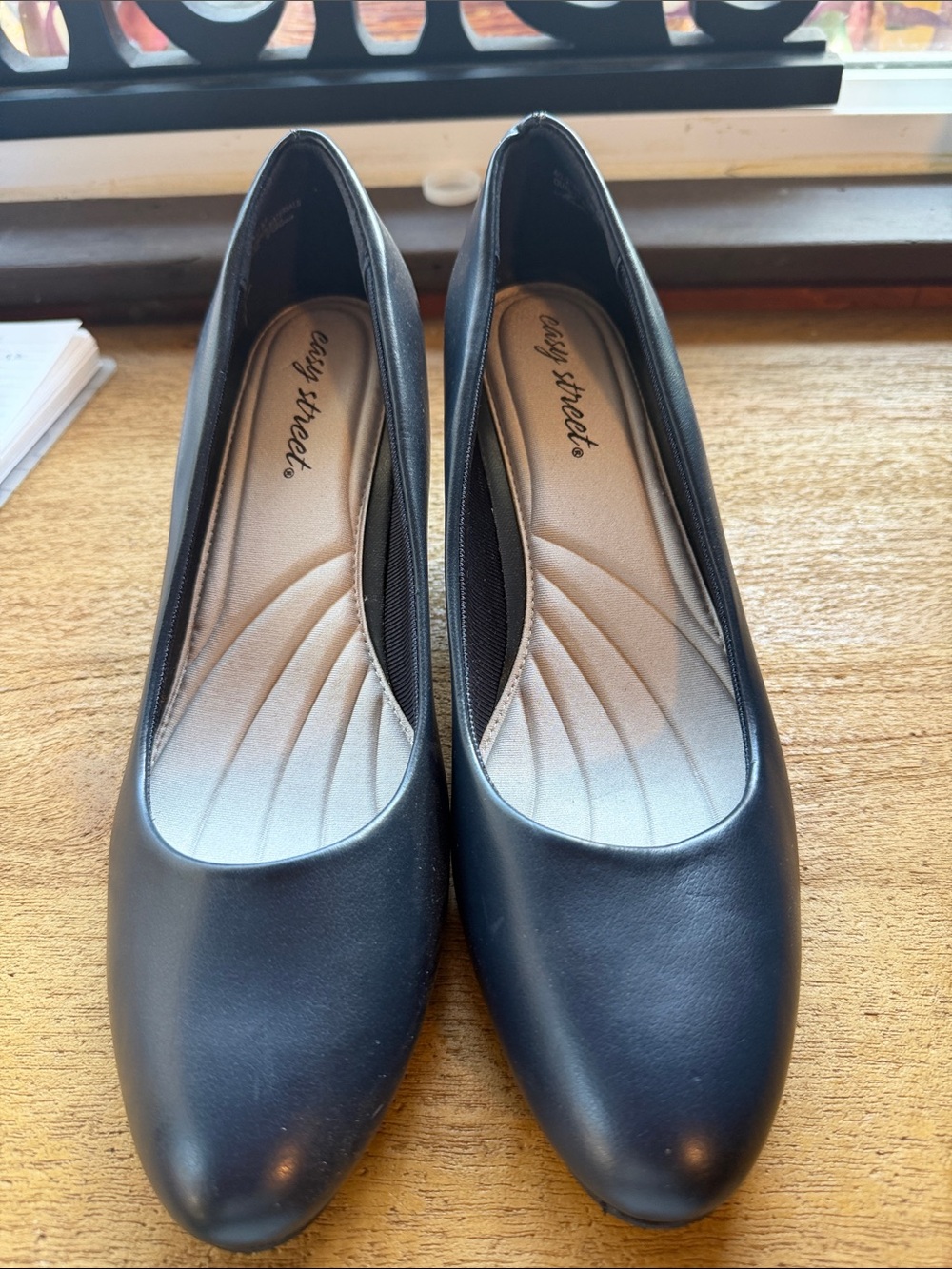 Easy Street: Women's Ballari Pumps(Navy Blue)